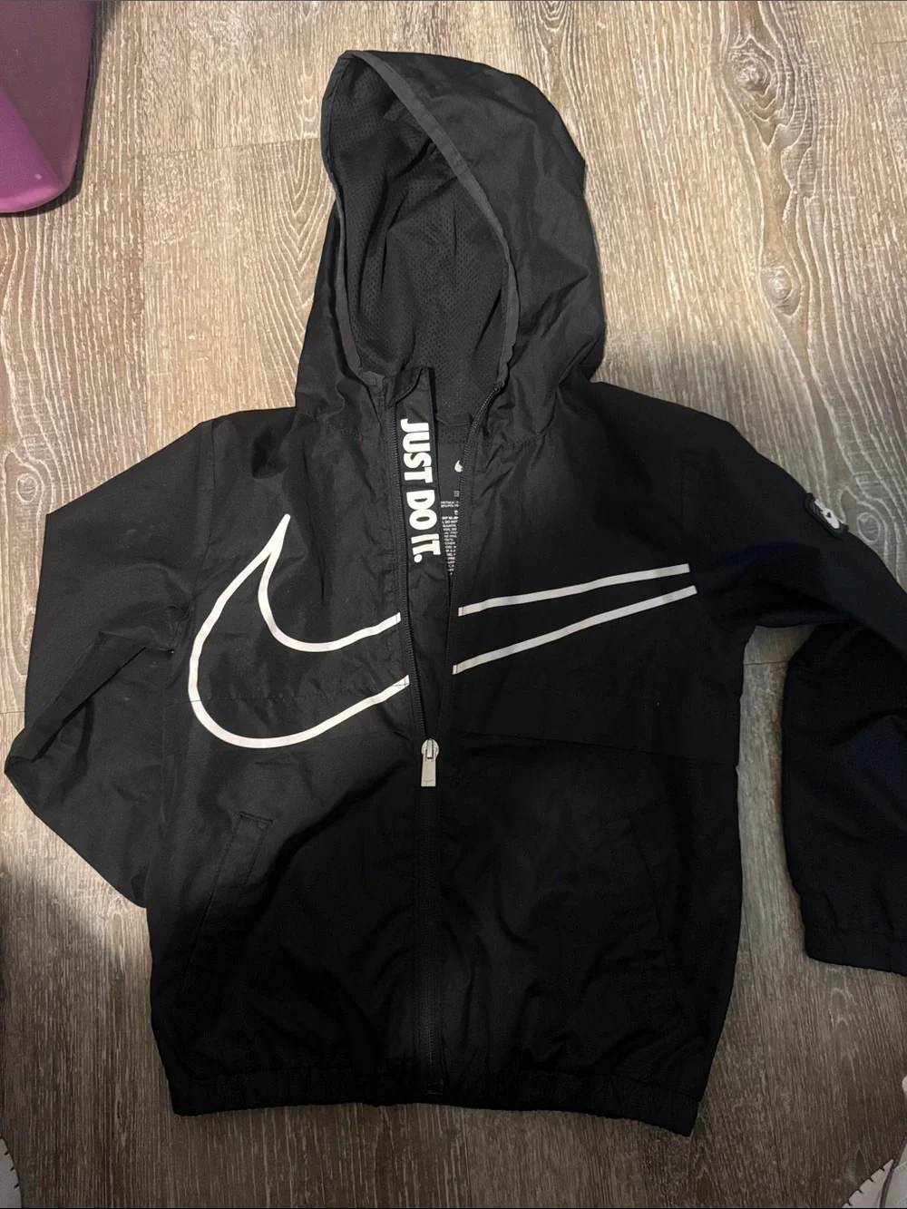 Nike Black Kids' Hooded Windbreaker with White Swoosh size 6 (M) - Picture 6 of 6